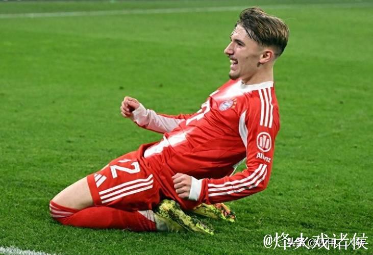 17岁拜仁神童创欧冠纪录，闪耀安联球场