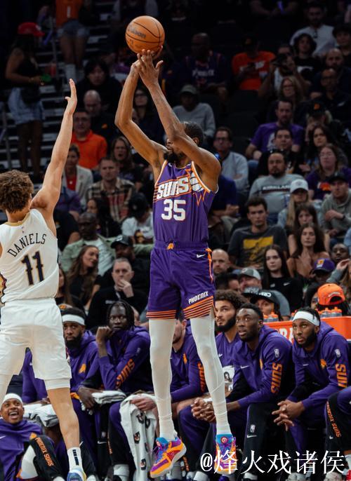 杜兰特封盖默里反击上篮,第四节已经连续送出三记封盖 杜兰特封盖默里反击上篮,第四节已经连续送出三记封盖