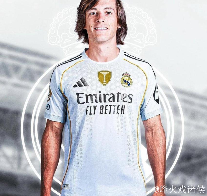 皇马官宣第4援!砸5000万欧回购22岁葡超红星+签约6年 曼联获分成 皇马官宣第4援!砸5000万欧回购22岁葡超红星+签约6年 曼联获分成