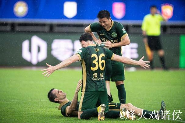 海港被浙江2比2绝平要分锅:一半归教练组 一半归制服组 海港被浙江2比2绝平要分锅:一半归教练组 一半归制服组